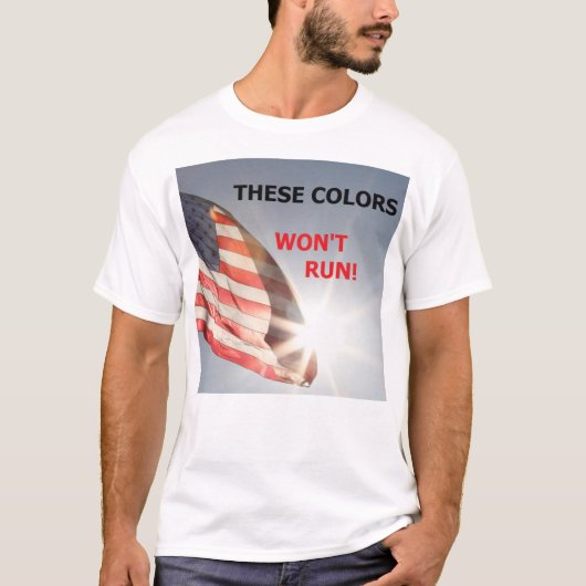 Das T-Shirt der Männer mit Flagge, ", das DIESE (Vorderseite)