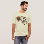 Das T-Shirt des Menschen mit zwei Bio Bäumen (Vorne ganz)