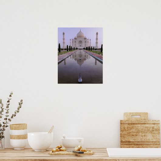 das Taj Mahal, das sich perfekt im Pool im Poster (Küche)