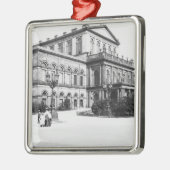 Das Theater in Hannover, c.1910 Silbernes Ornament (Links)