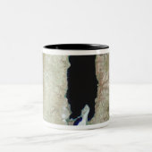 Das tote Meer Zweifarbige Tasse (Mittel)
