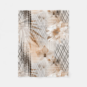 Das tropische Muster ist grau, beige. Fleecedecke
