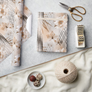 Das tropische Muster ist grau, beige. Geschenkpapier