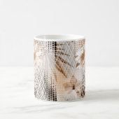 Das tropische Muster ist grau, beige. Kaffeetasse (Mittel)