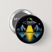 Das Ufo im Gebirge, das im Wasser reflektiert Button (Vorne & Hinten)