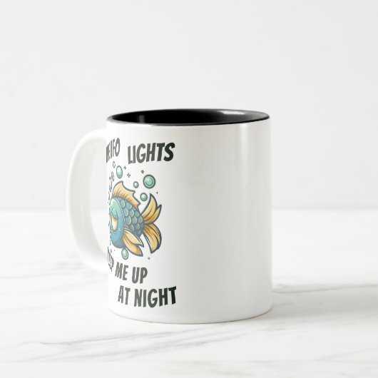 Das UFO-Licht behielt mich nachts auf Zweifarbige Tasse (Vorderseite Links)