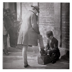 Das unabhängige Schuh-Schwarze, 'vom Straßen-Leben Fliese