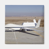 Das unbemannte Flugzeug der Global Hawk Magnet (Vorne)