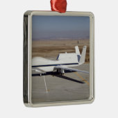 Das unbemannte Flugzeug der Global Hawk Silbernes Ornament (Rechts)