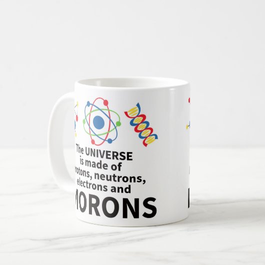 das Universum wird von den Protonneutronelektronen Kaffeetasse (Vorderseite Links)