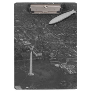 Das US-Luftschiff "USS Los Angeles" ZR3 vorbei Klemmbrett