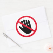 Das verbotene Warnzeichen darf nicht von Hand Touc Runder Aufkleber (Umschlag)