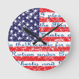 Das Versprechen der Legitimität in einer US-Flagge Runde Wanduhr