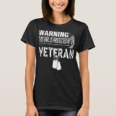 Das Warnen dieses Mädchens wird von einem Veteran T-Shirt (Vorderseite)