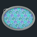 Das Wasser des Ozeans weht im Muster des blauen na Ovale Gürtelschnalle<br><div class="desc">Dieses hübsch ozeanisch inspiriert Muster zeigt Wasserwellen in verschiedenen Blautönen und aquamarinem Grün. Es ist für jeden, der das Meer Liebe. Dieses nautische Muster ist nahtlos gekachelt und kann "kundenspezifisch" und auf dem Produkt größer oder kleiner gemacht werden. Diese wunderschönen, wirbelnden Wellen des Wassers lassen den woll zum Segeln entstehen....</div>