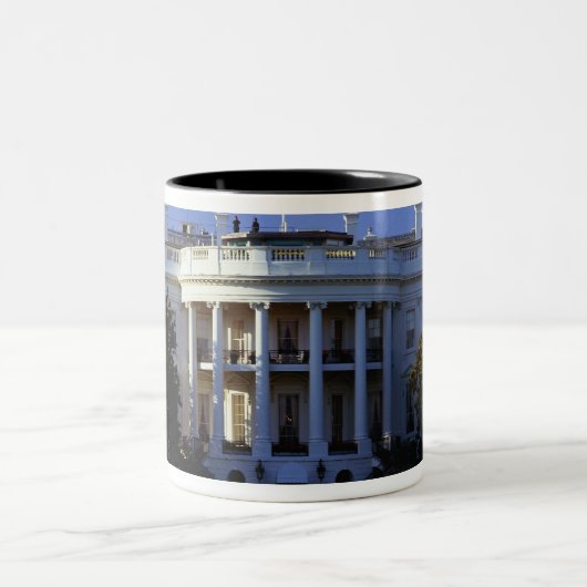 Das Weiße Haus Zweifarbige Tasse (Mittel)