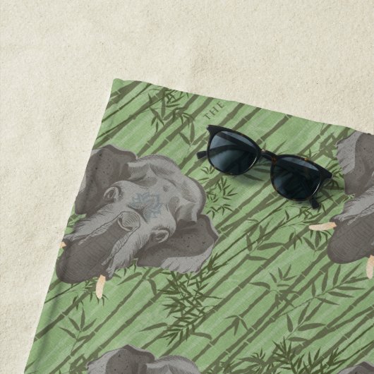 Das weiße Lotus-majestätische Elefantenmuster Strandtuch (Beispiel)