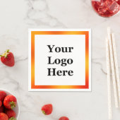 Das weiße und orangefarbene Logo für Geschäftsleut Serviette (Beispiel)