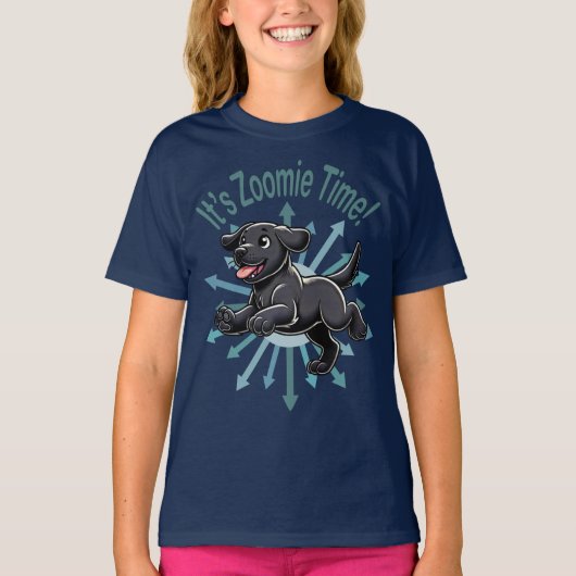 Das Zoomie Time Black Lab T-Shirt (Vorderseite)