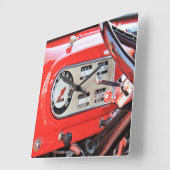Dashboard des klassischen Lieferwagens 1950 Quadratische Wanduhr (Winkel)
