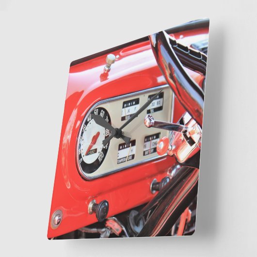 Dashboard des klassischen Lieferwagens 1950 Quadratische Wanduhr (Winkel)