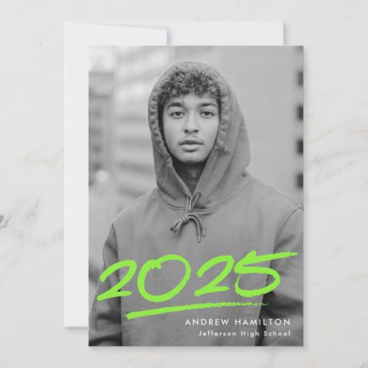 Dashed Lime Green Class of 2025 Foto Abschluss Ankündigung (Vorderseite)