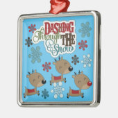 Dashing wirft den Schnee Silbernes Ornament (Links)