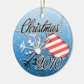 Datierter Schnee bedeckte Keramik Ornament (Links)