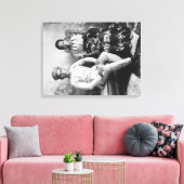 Dato Mandi und Ehefrau auf den Philippinen Fotogra Leinwanddruck (Insitu (Wohnzimmer))