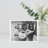 Dato Mandi und Ehefrau auf den Philippinen Fotogra Postkarte (Stehend Vorderseite)