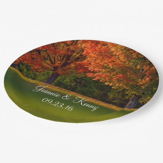 Datum der personalisierbaren Rustikalen Hochzeit i Pappteller (Schrägansicht)