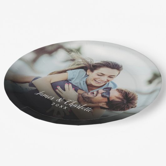 Datum des personalisierten Fotos Pappteller (Schrägansicht)