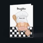 Daughter Birthday Whimsical Gnome Koch Cooking Karte<br><div class="desc">Der Gnome wird in einem Moment der Freude gefangen,  mit einem Holzlöffel und spielerisch mit der Küche verbunden. Der Hintergrund ist mit skurrilen Küchenelementen und einem spielerisch karierten Muster geschmückt und schafft so eine fröhliche und bezaubernde Szene.</div>