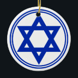 David Star Keramikornament<br><div class="desc">Rundschmuck mit beidseitigem Abbild eines königsblauen David-Sterns und königsblauer Doppelgrenze auf Weiß. Die gesamte Hanukkah-Ornament-Kollektion finden Sie unter der Rubrik ZUHAUSE im Bereich HOLIDAYS.</div>