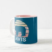 Davis West Virginia Retro Bear Zweifarbige Tasse (Vorderseite Links)