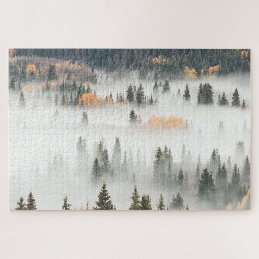 Dawn Ground Fog deckt Bergwald ab Puzzle (Horizontal)