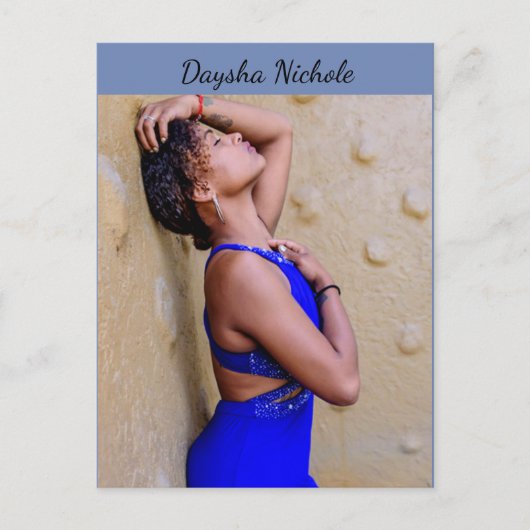 Daysha Nichole, in blauem Kleid, Postkarte (Vorderseite)