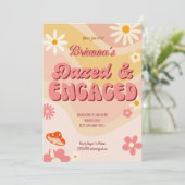 Dazed and verlobt groovy Retro daisy bachelorette Einladung (Stehend Vorderseite)