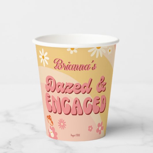 Dazed and verlobt groovy Retro daisy bachelorette Pappbecher (Vorderseite)