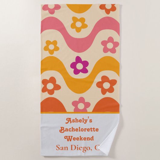Dazed and Verlobt Retro 70er Bachelorette Strandtuch (Vorderseite)