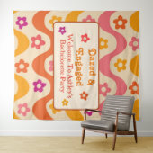 Dazed and Verlobt Retro 70er Junggeselinnen-Abschi Wandteppich (Beispiel (Horizontal))