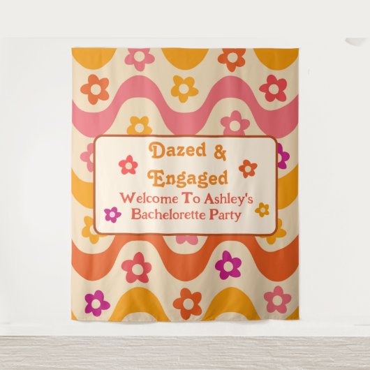 Dazed and Verlobt Retro 70er Junggeselinnen-Abschi Wandteppich (Vorderseite)