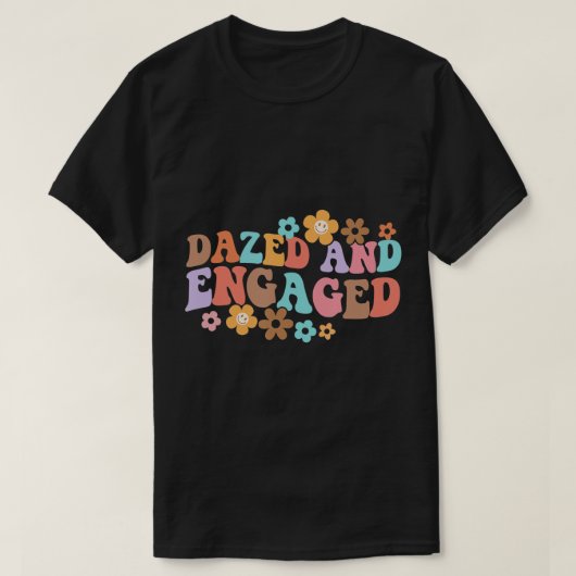 Dazed & Verlobt Bridge to be Groovy Retro Bachelor T-Shirt (Design vorne)