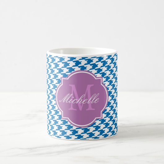 Dazzling Blue Hahnentrittmuster Monogram Tasse (Mittel)