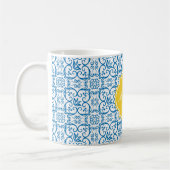 Dazzling Blue Hahnentrittmuster Monogram Tasse (Links)