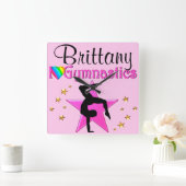 DAZZLING PINK PERSONALISIERT GYMNASTICS CLOCK QUADRATISCHE WANDUHR (Zuhause)