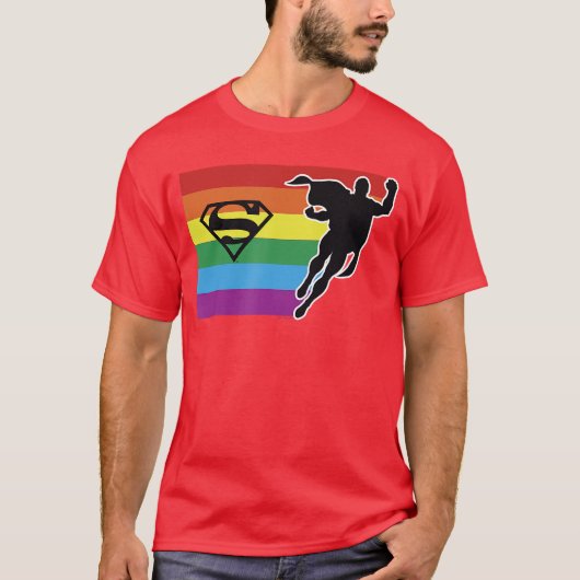 DC Comics Pride Justice League Superman Pride Flag T-Shirt (Vorderseite)