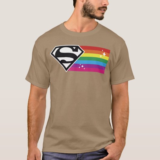 DC Comics Pride Justice League Superman Rainbow Fl T-Shirt (Vorderseite)