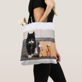 De Fubby's verstoppen zich voor de kat Ping. Tasche (Von Nahem)