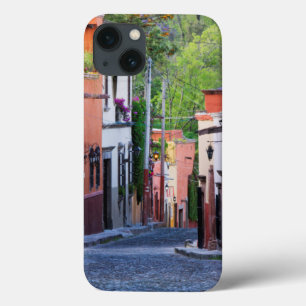 De Sollano Street, San Miguel De Allende iPhone 13 Hülle
